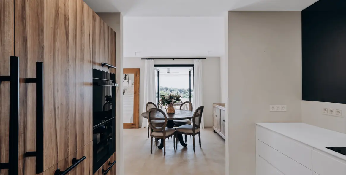 Sale of townhouse in The Golden Mile 14