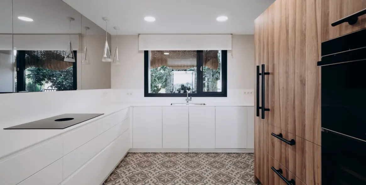 Sale of townhouse in The Golden Mile 19