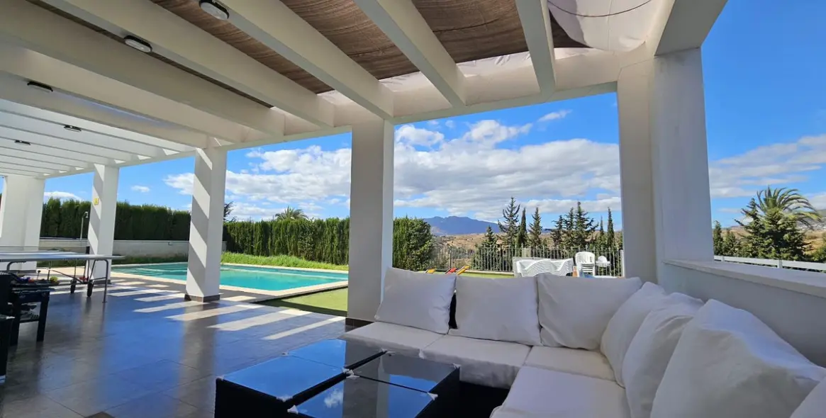 Sale of detached villa in Sierrezuela 7