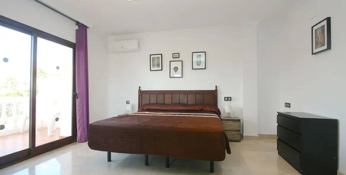 Sale of detached villa in Sierrezuela 15