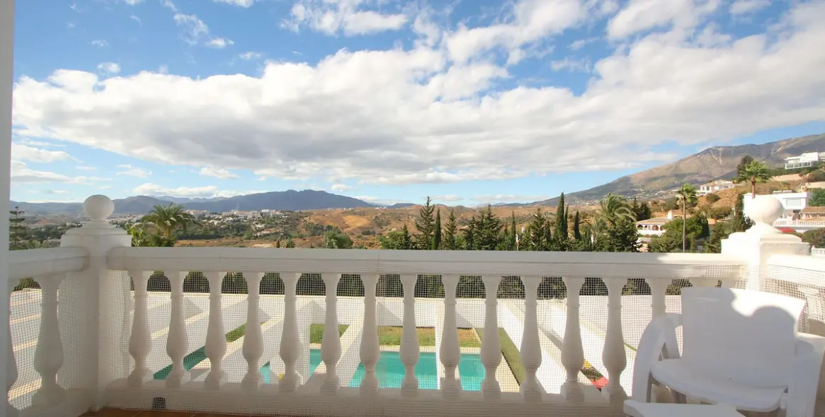 Sale of detached villa in Sierrezuela 16