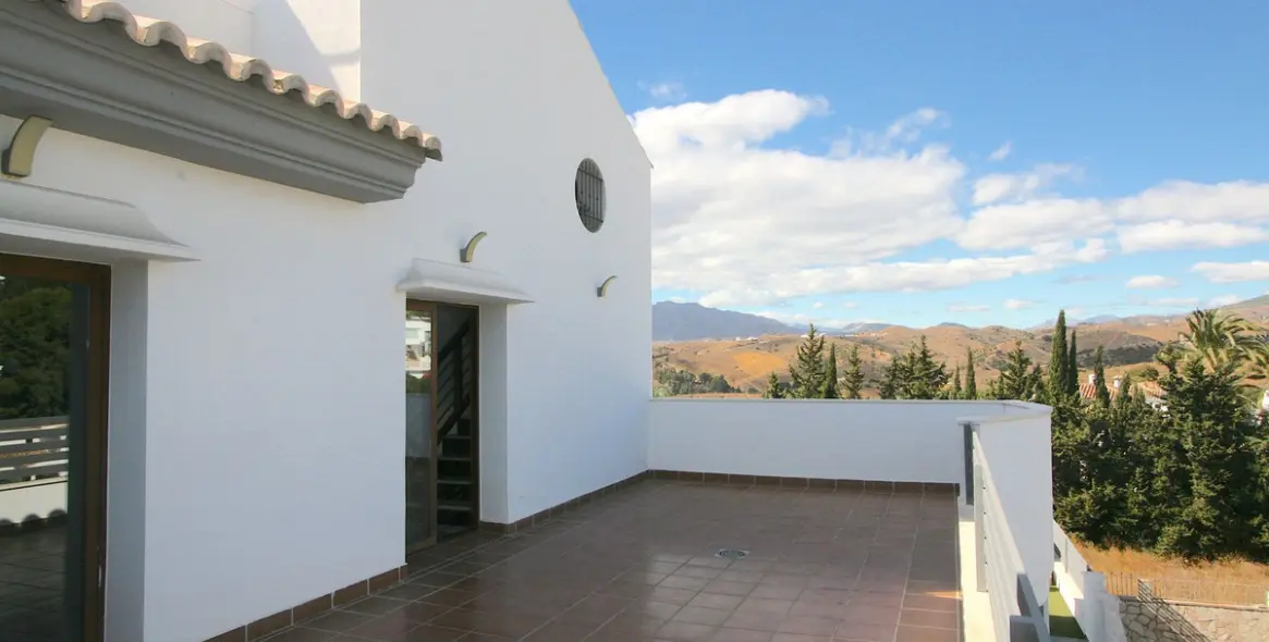 Venta de villa independiente en Sierrezuela 22