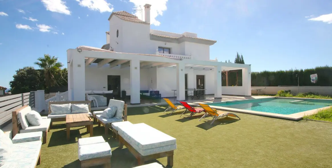 Venta de villa independiente en Sierrezuela 32