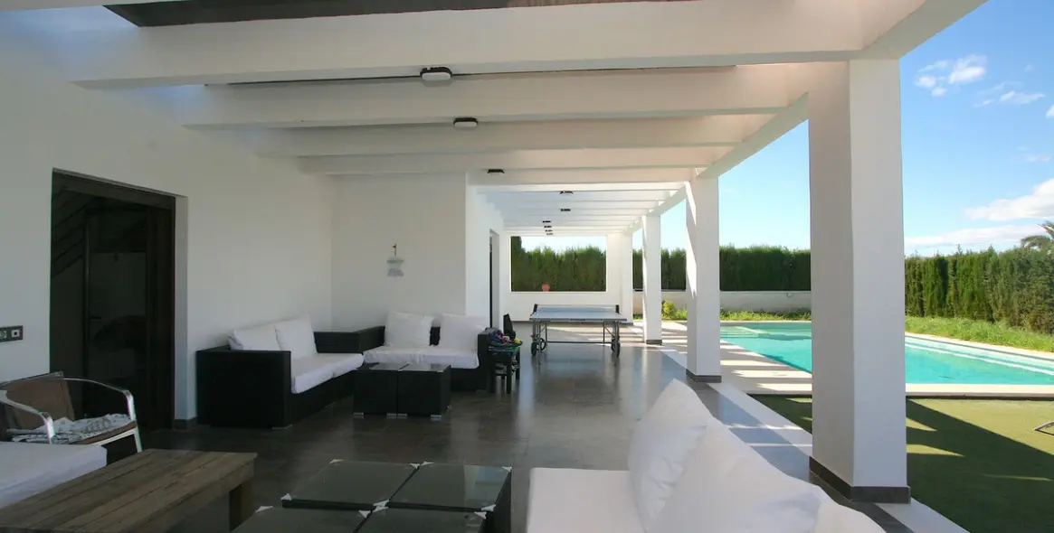 Venta de villa independiente en Sierrezuela 35