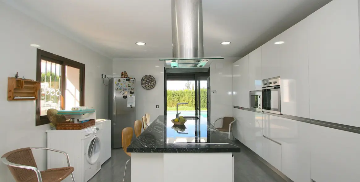 Venta de villa independiente en Sierrezuela 36