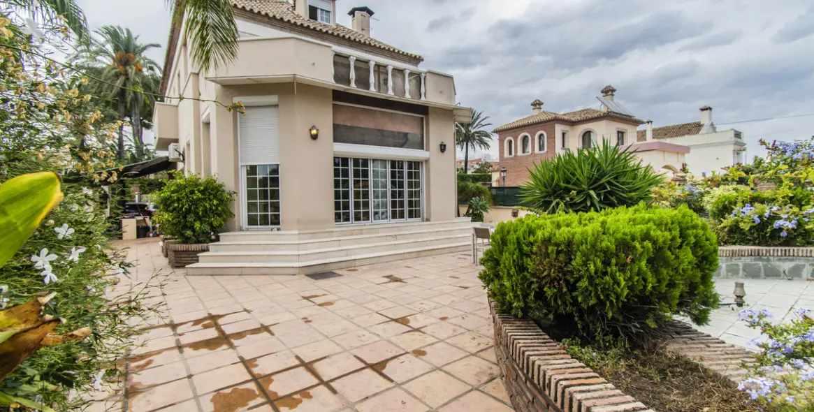 Продажа  отдельно стоящей виллы в San Pedro de Alcántara 6