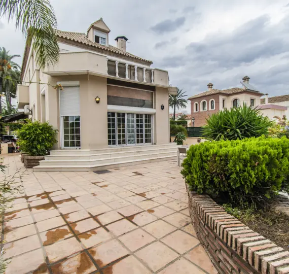 Venta de villa independiente en San Pedro de Alcántara