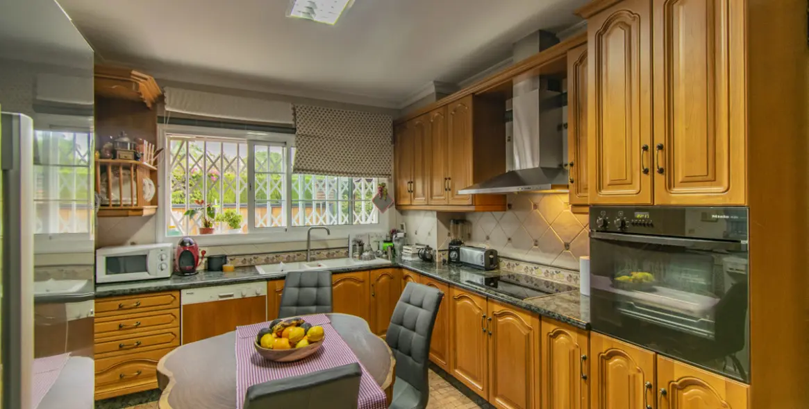 Продажа  отдельно стоящей виллы в San Pedro de Alcántara 10