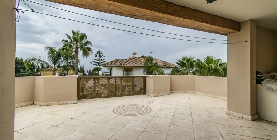 Sale of detached villa in San Pedro de Alcántara 22