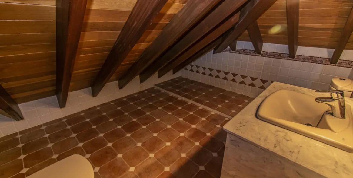 Sale of detached villa in San Pedro de Alcántara 26