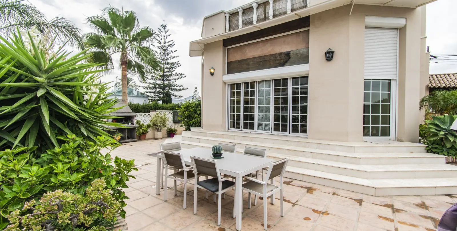 Sale of detached villa in San Pedro de Alcántara 2