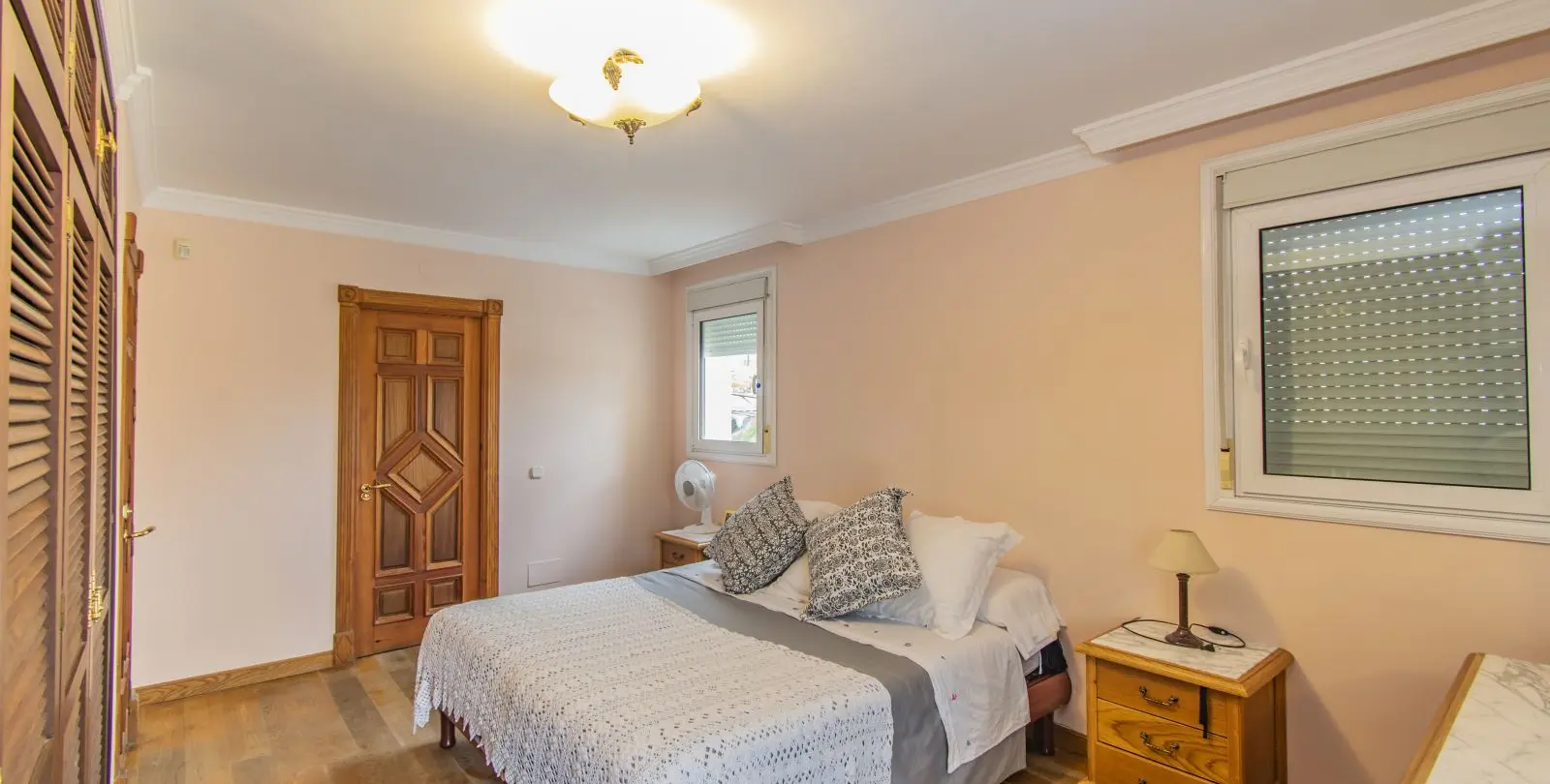 Sale of detached villa in San Pedro de Alcántara 9