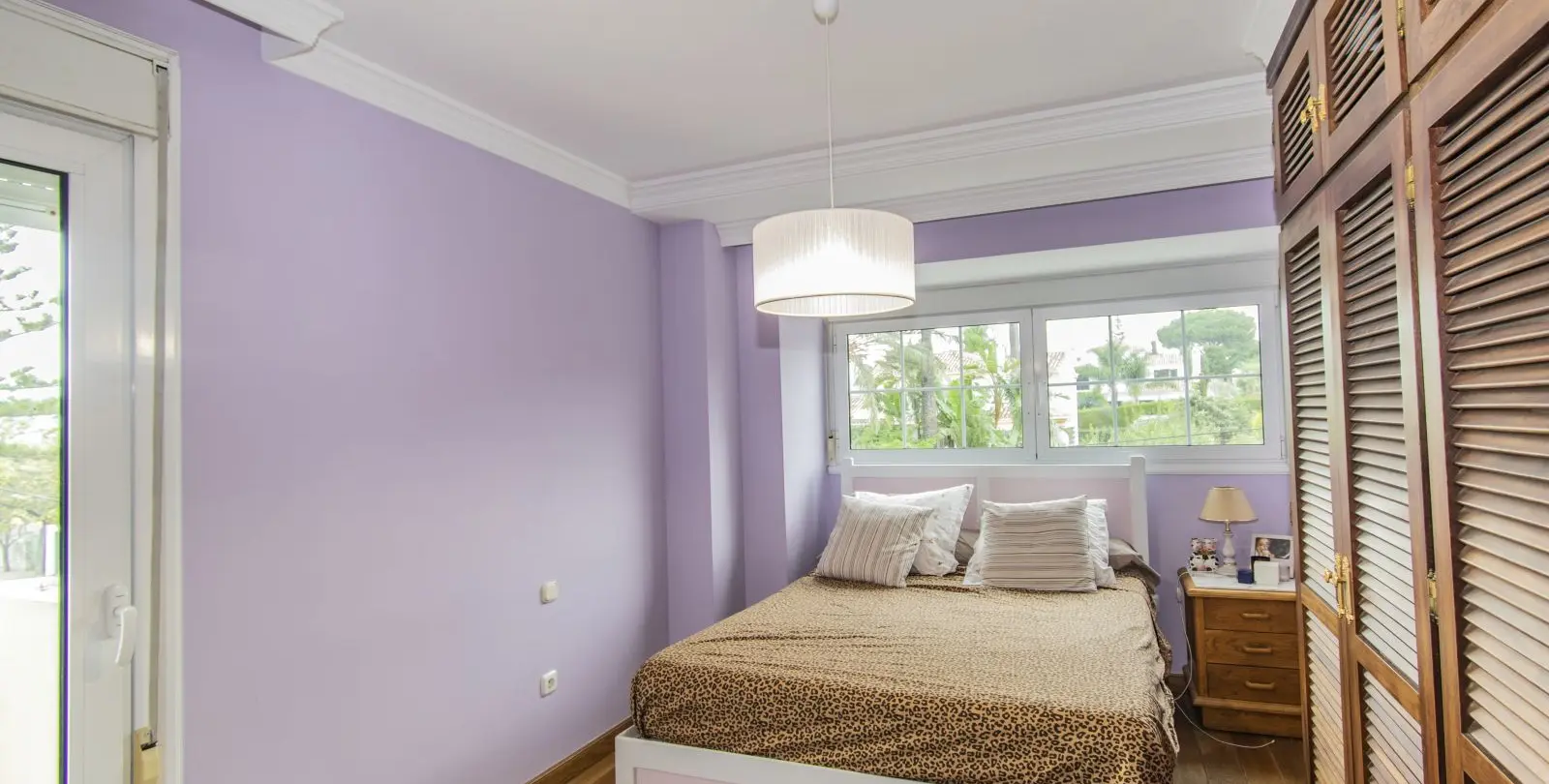 Sale of detached villa in San Pedro de Alcántara 16