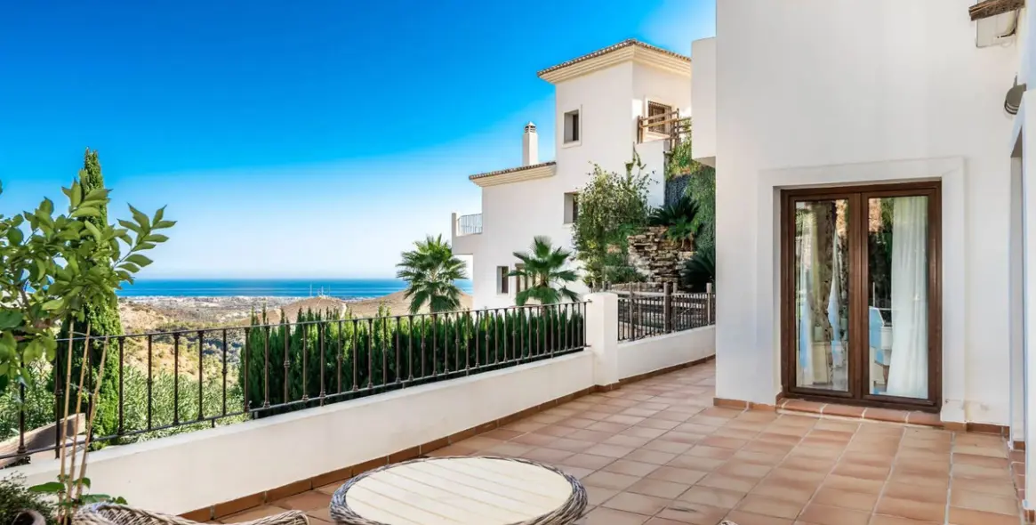 Продажа  отдельно стоящей виллы в Benahavís (район Benahavís) 1