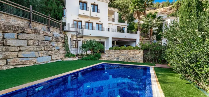 Oтдельно стоящая вилла R4152868 1