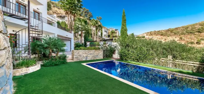 Oтдельно стоящая вилла R4152868 2