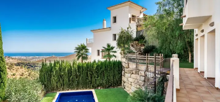 Oтдельно стоящая вилла R4152868 3