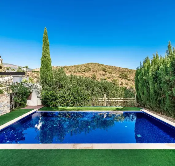 Oтдельно стоящая вилла R4152868