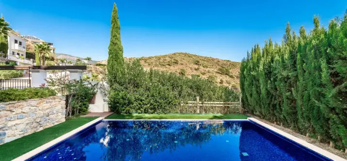 Oтдельно стоящая вилла R4152868 4