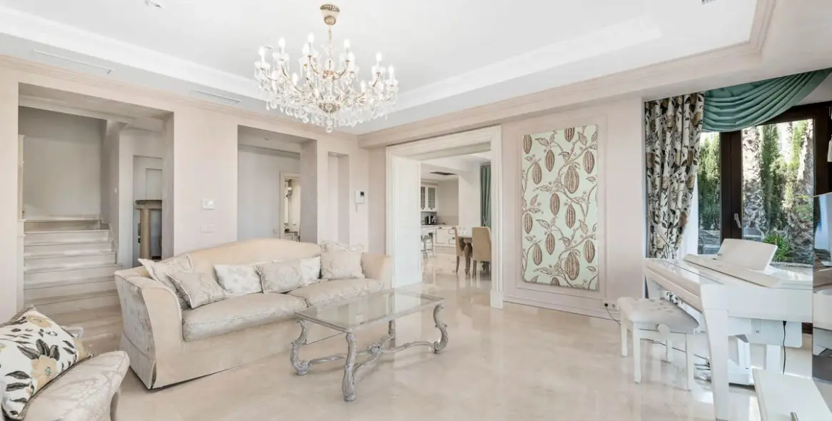 Продажа  отдельно стоящей виллы в Benahavís (район Benahavís) 10