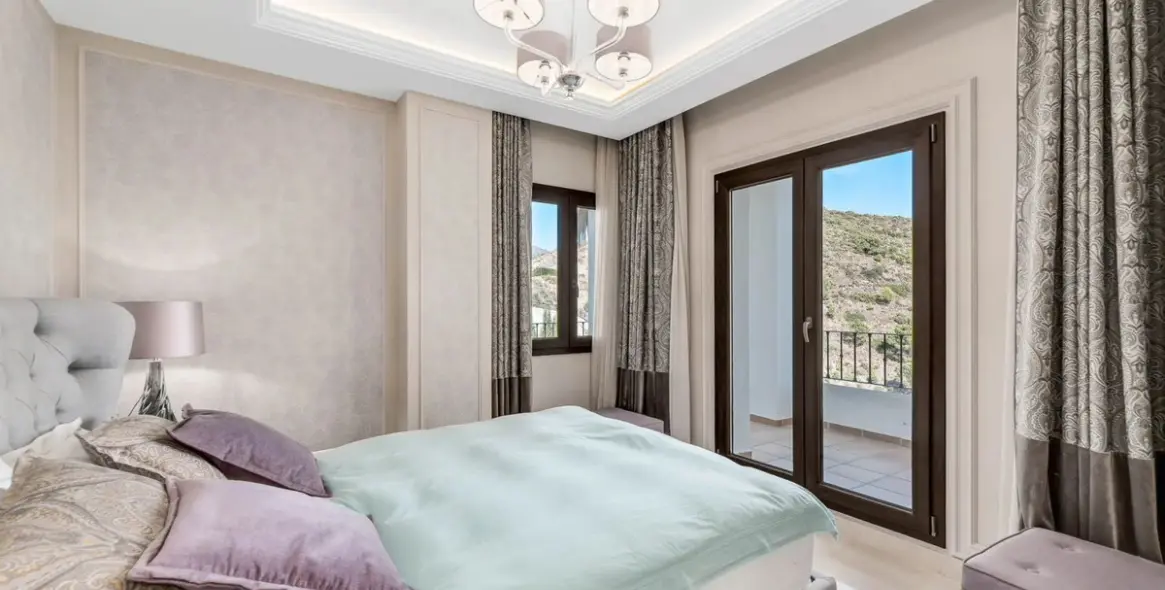 Продажа  отдельно стоящей виллы в Benahavís (район Benahavís) 14