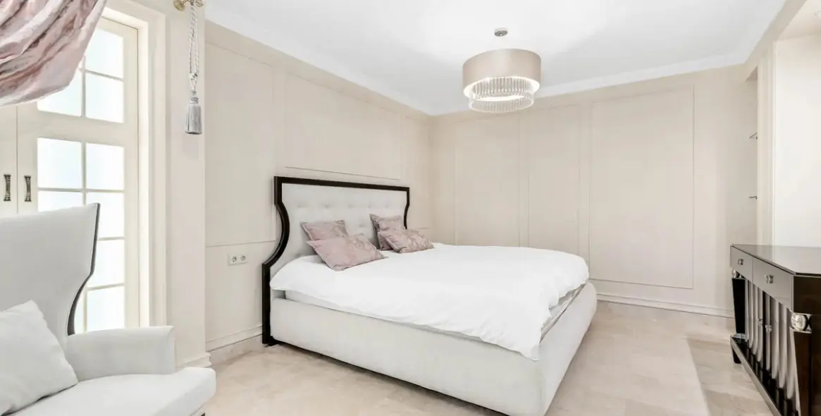 Продажа  отдельно стоящей виллы в Benahavís (район Benahavís) 15