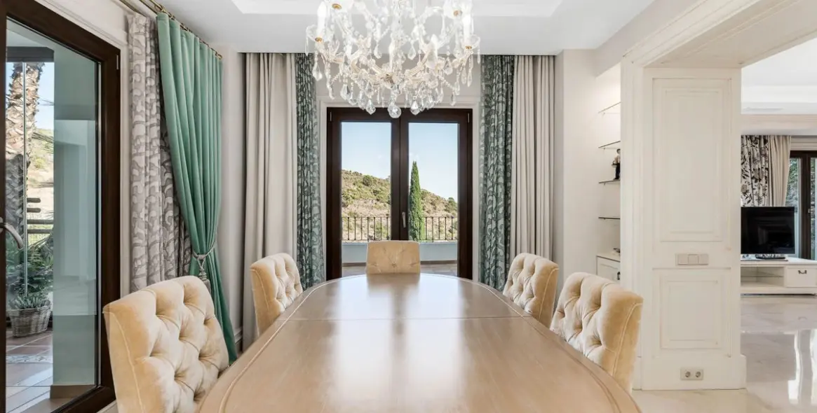 Продажа  отдельно стоящей виллы в Benahavís (район Benahavís) 19