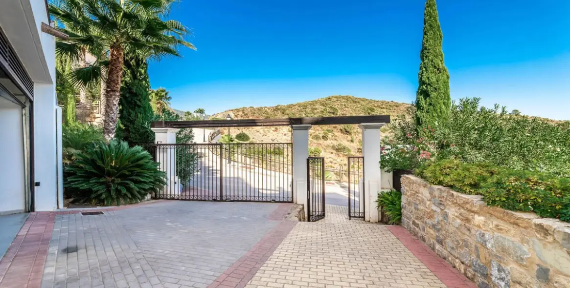 Sale of detached villa in Benahavís 22