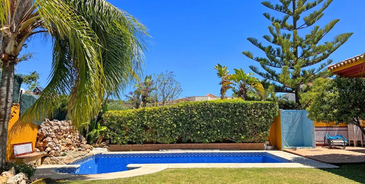 Продажа  отдельно стоящей виллы в Reserva de Marbella 4