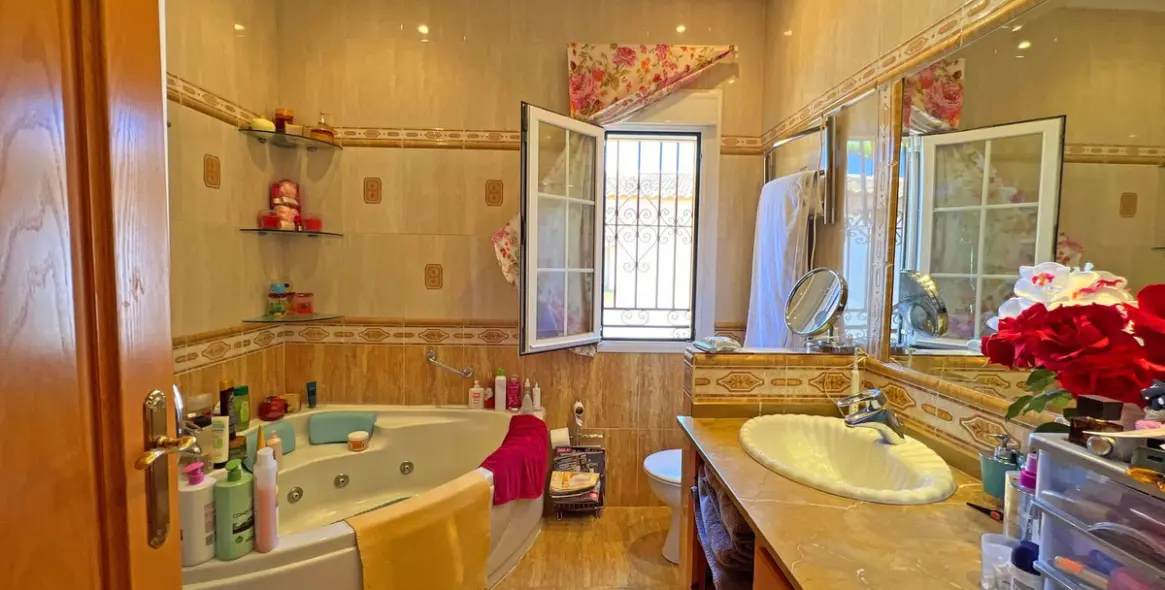 Продажа  отдельно стоящей виллы в Reserva de Marbella 14