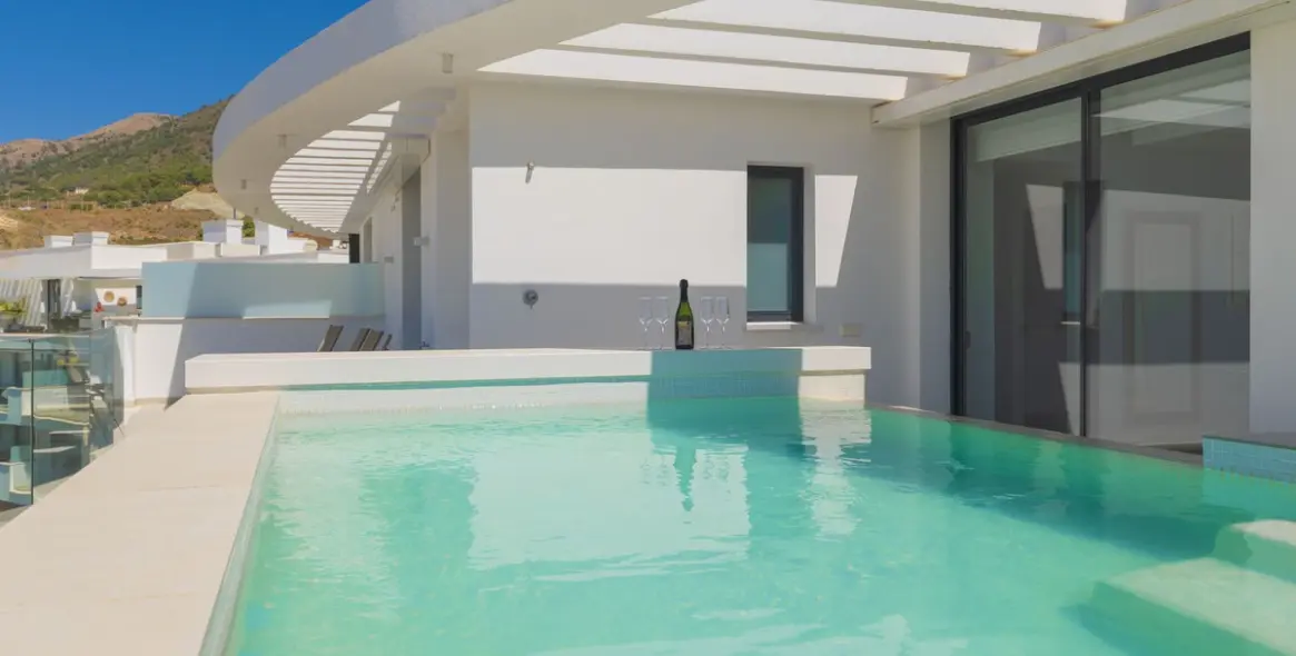 Sale of penthouse in Fuengirola 3