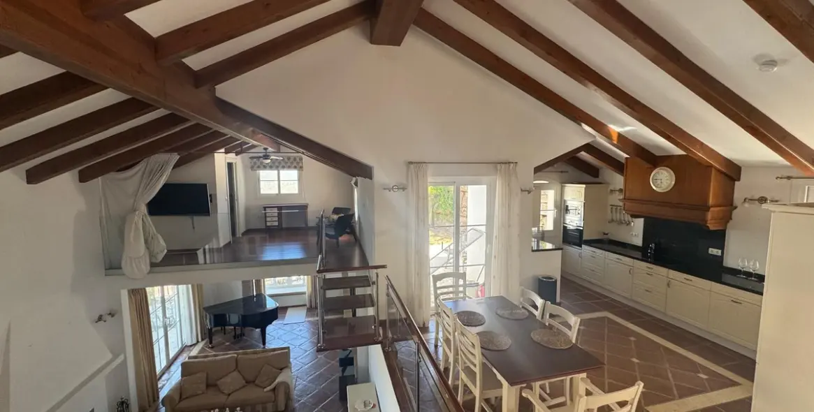 Sale of detached villa in Istán 7