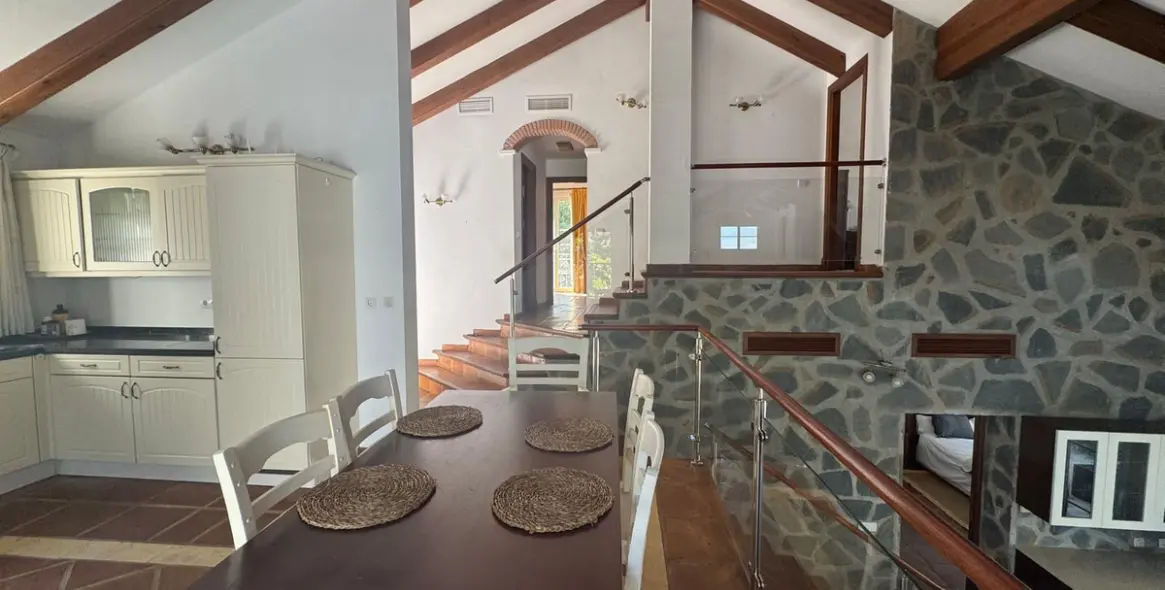 Sale of detached villa in Istán 15