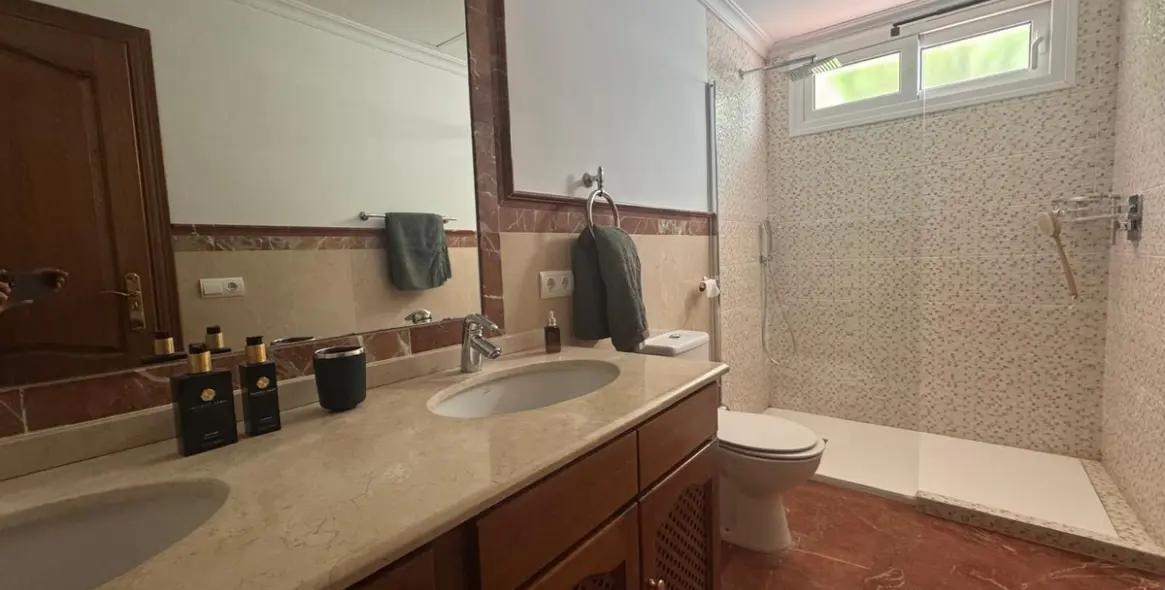 Sale of detached villa in Istán 36