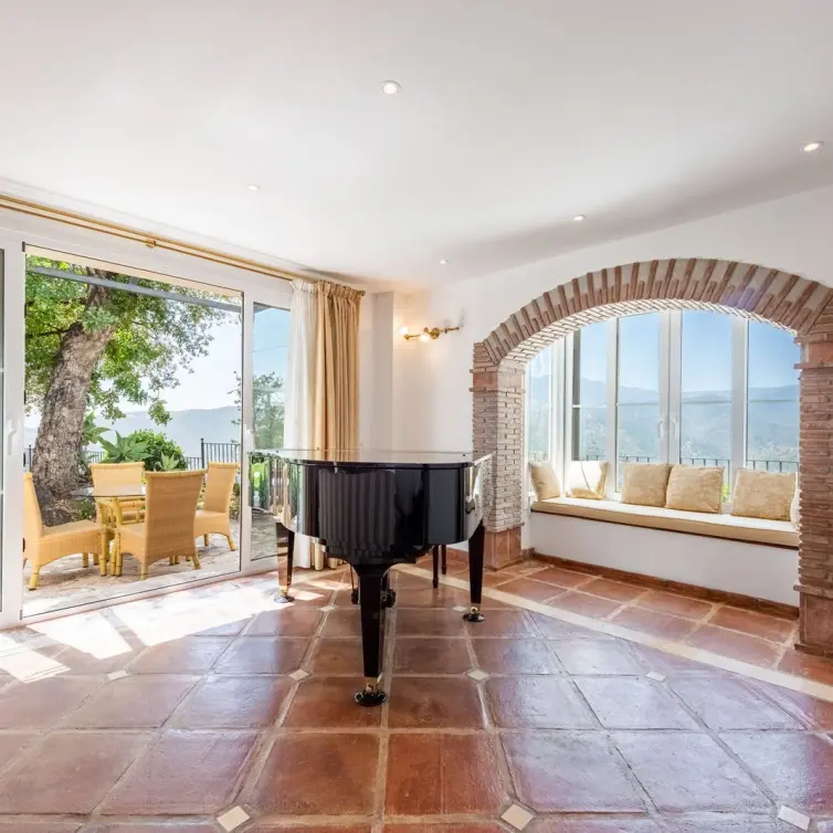 Sale of detached villa in Istán
