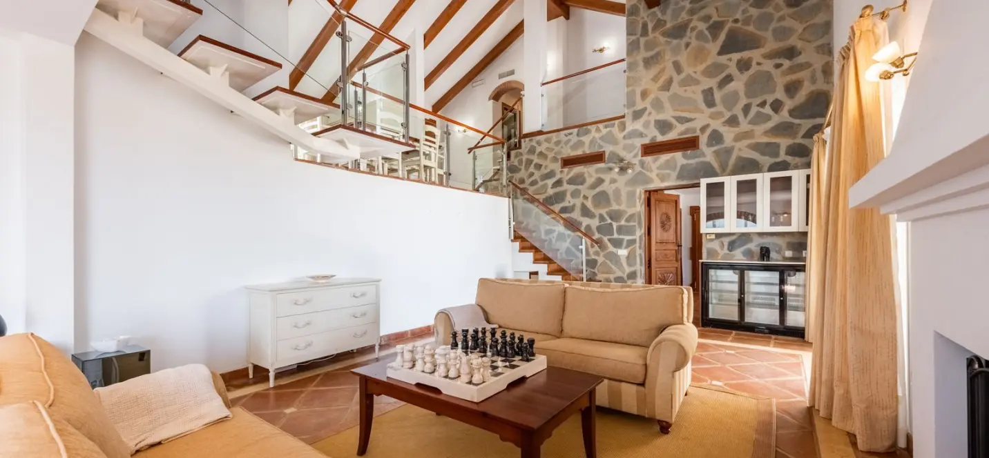 Sale of detached villa in Istán 4
