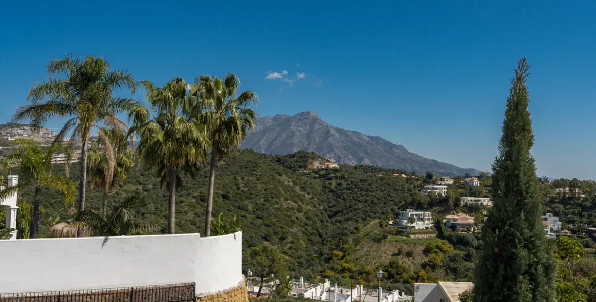 Venta de ático dúplex en La Quinta 48