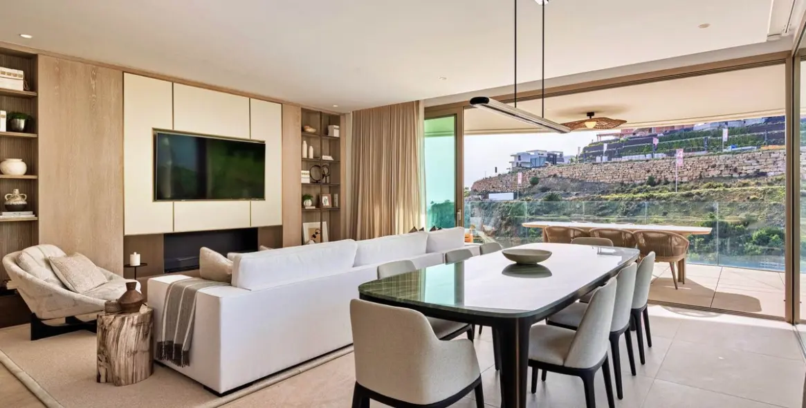 Продажа апартаментов на первом этаже в Nueva Andalucía (район Nueva Andalucía) 1