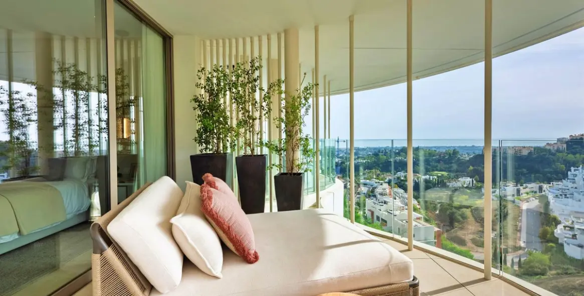 Sale of ground floor apartment in Nueva Andalucía 19