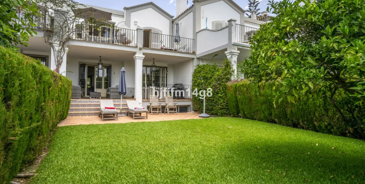 Продажа таунхауса в Nueva Andalucía 1