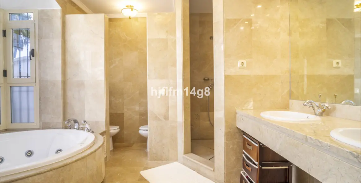 Продажа таунхауса в Nueva Andalucía 11