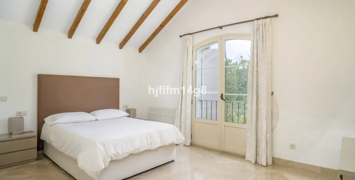 Продажа таунхауса в Nueva Andalucía 13