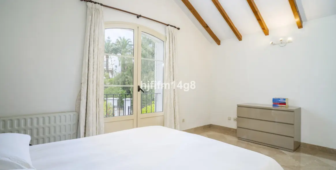 Продажа таунхауса в Nueva Andalucía 14