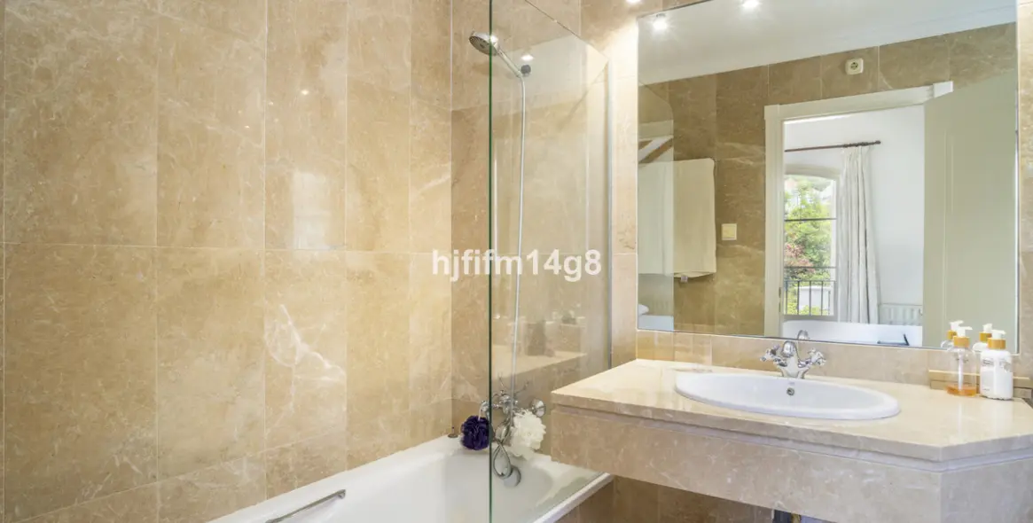 Продажа таунхауса в Nueva Andalucía 15