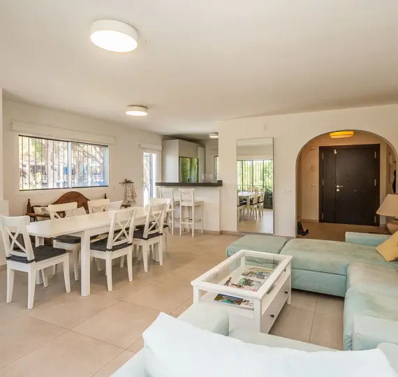 Oтдельно стоящая вилла R5140984