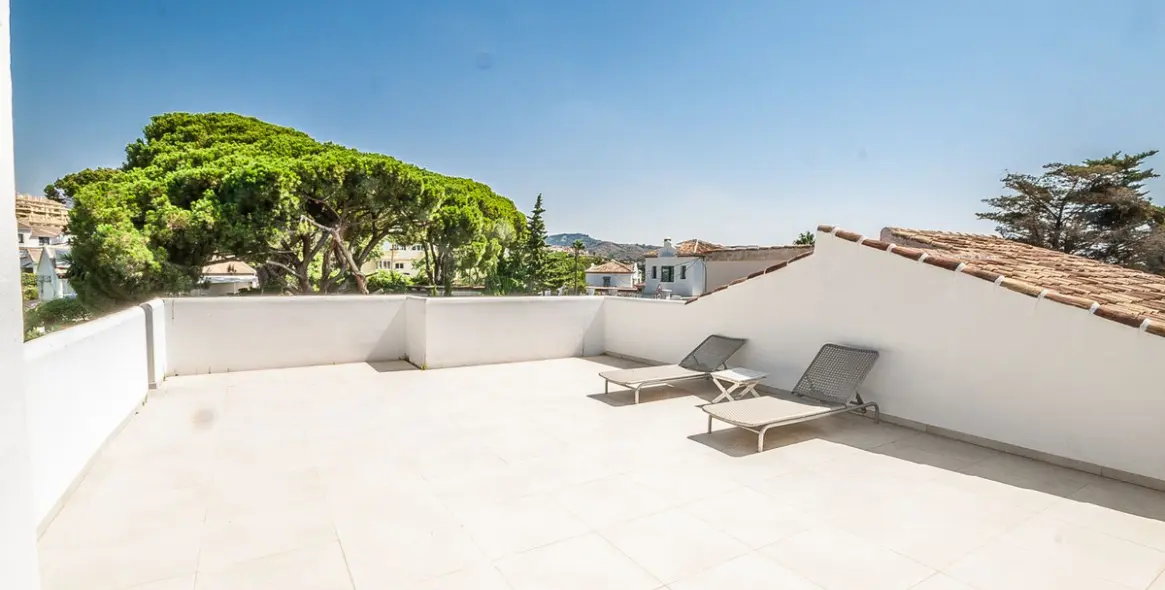 Venta de villa independiente en Elviria 20