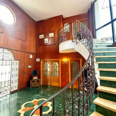 Sale of detached villa in Benalmadena