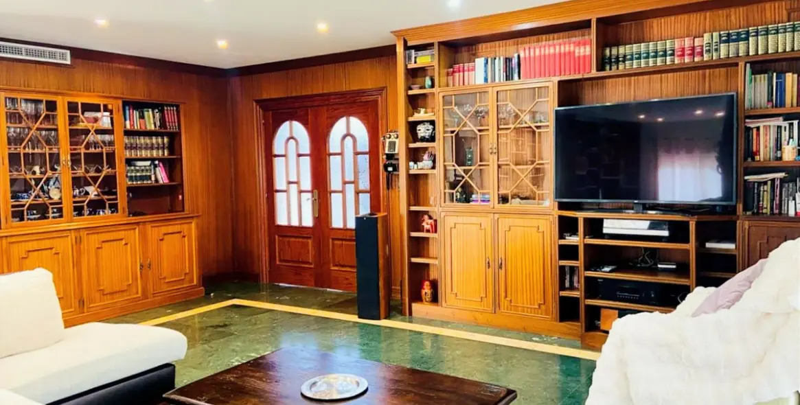 Продажа  отдельно стоящей виллы в Benalmadena 3