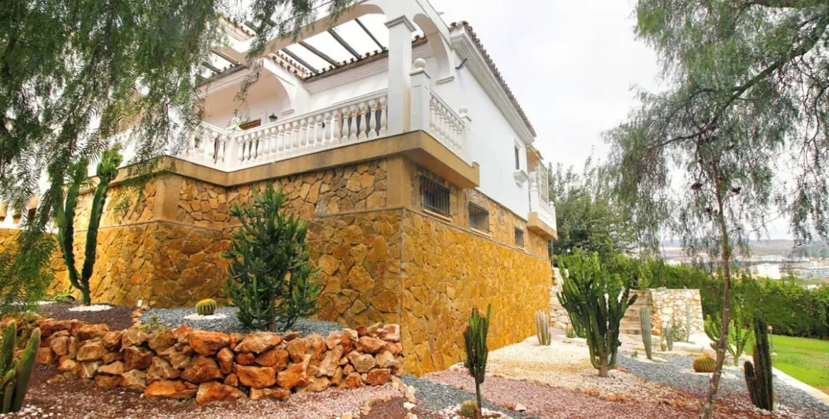 Продажа  отдельно стоящей виллы в Benalmadena 7