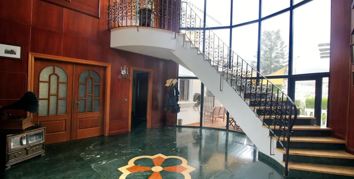 Продажа  отдельно стоящей виллы в Benalmadena 10